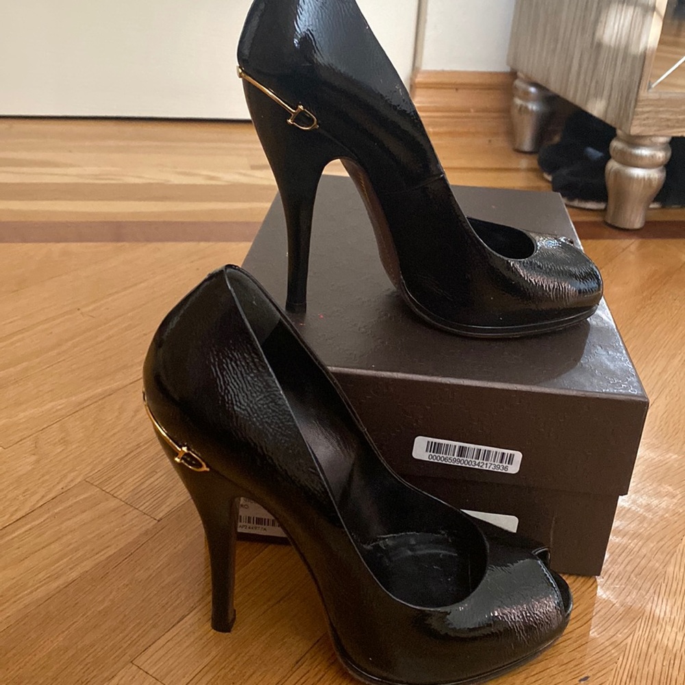 Gucci heels size 37 and a half.